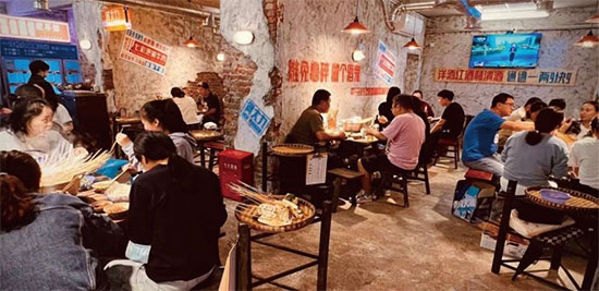 緊抓行業(yè)轉(zhuǎn)型發(fā)展機遇,特色餐飲品牌加盟認(rèn)準(zhǔn)何大九全牛串串 緊抓行業(yè)轉(zhuǎn)型發(fā)展機遇,特色餐飲品牌加盟認(rèn)準(zhǔn)何大九全牛串串